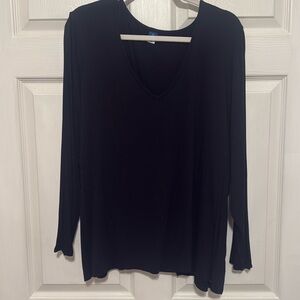 Black long sleeve vneck Old Navy luxe tee